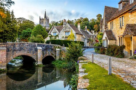 Cotswolds .